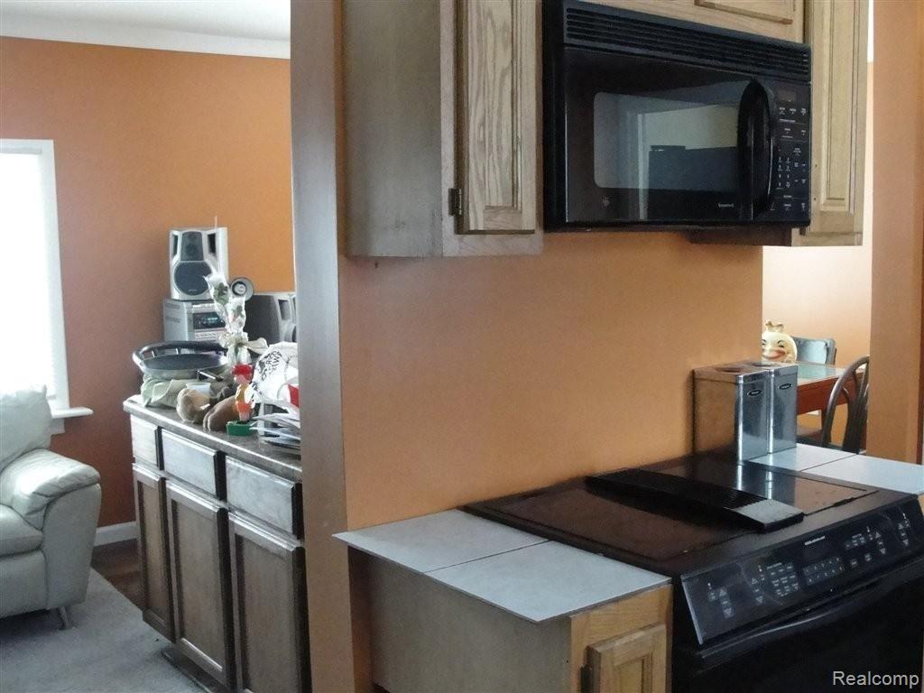4820 East 10 Mile Road Warren, MI 48091 - Photo 11 of 25 4820 10 Mile Rd 005.jpg
