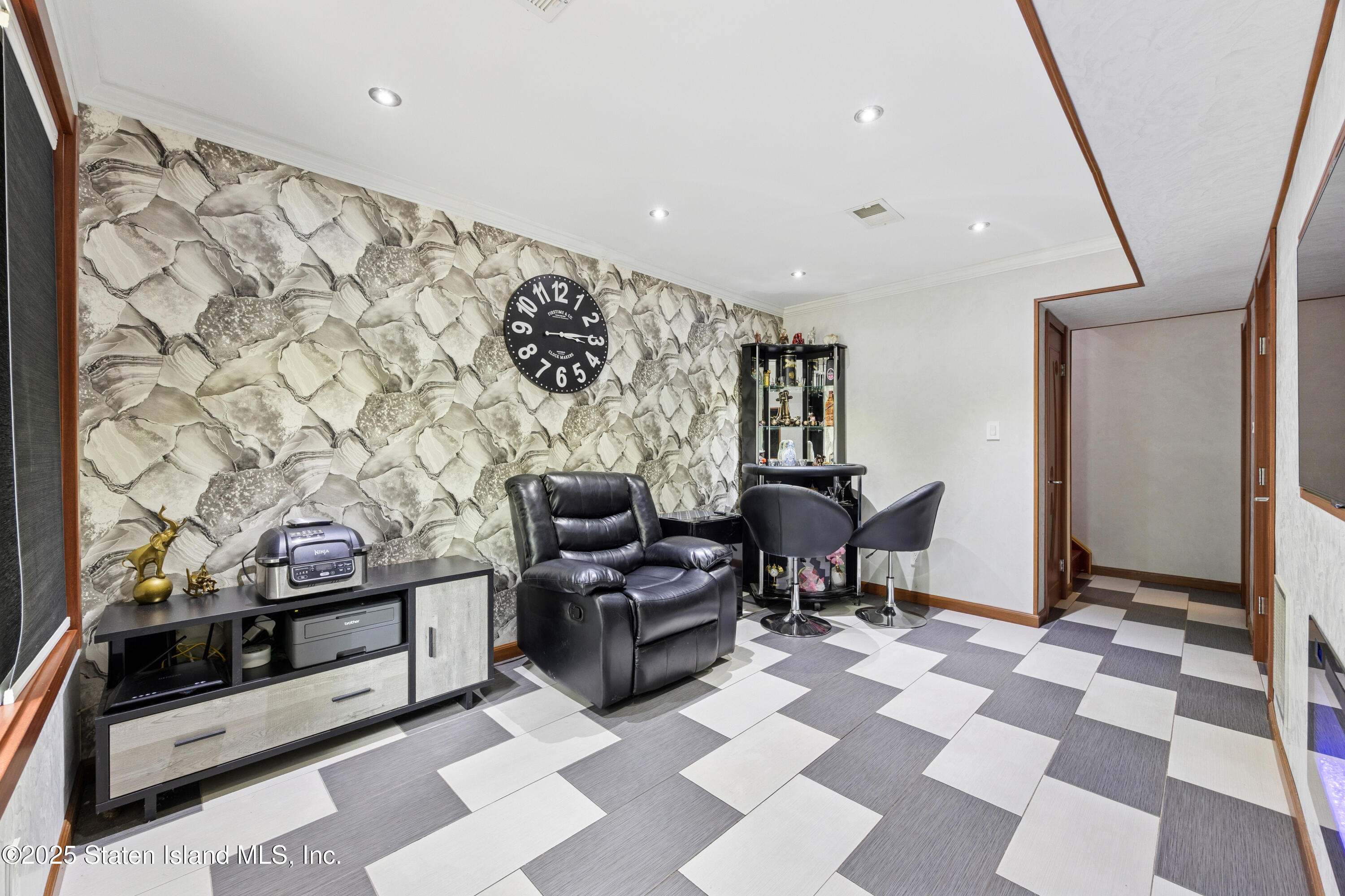 192 Ilyssa Way Staten Island, NY 10312 - Photo 20 of 25 a view of a workspace with furniture