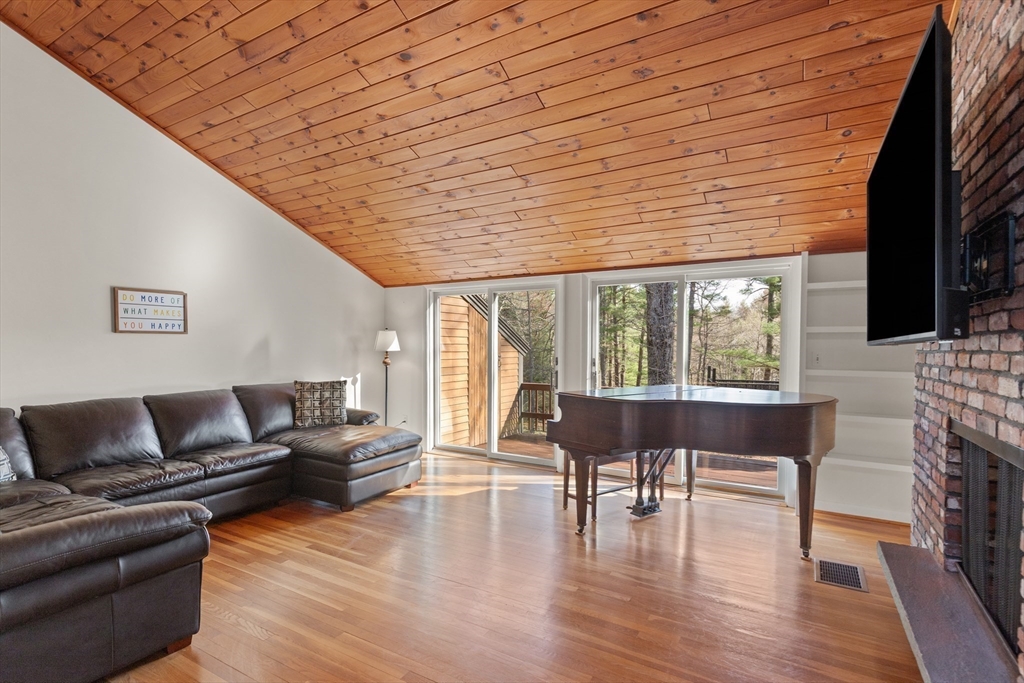 239 Main Street Boxford, MA 01921 - Photo 7 of 40