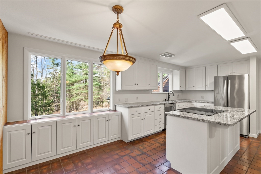 239 Main Street Boxford, MA 01921 - Photo 10 of 40