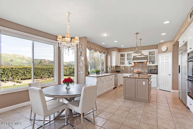 3982 Peacock Ridge Road Calabasas, CA 91301 - Photo 14 of 43 3982 Peacock Ridge Rd-small-016-45-Break