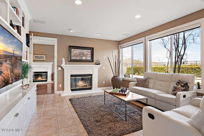 3982 Peacock Ridge Road Calabasas, CA 91301 - Photo 18 of 43 3982 Peacock Ridge Rd-small-008-32-Famil