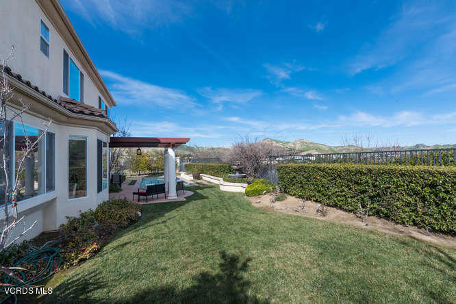3982 Peacock Ridge Road Calabasas, CA 91301 - Photo 39 of 43 3982 Peacock Ridge Rd-small-039-9-Backya