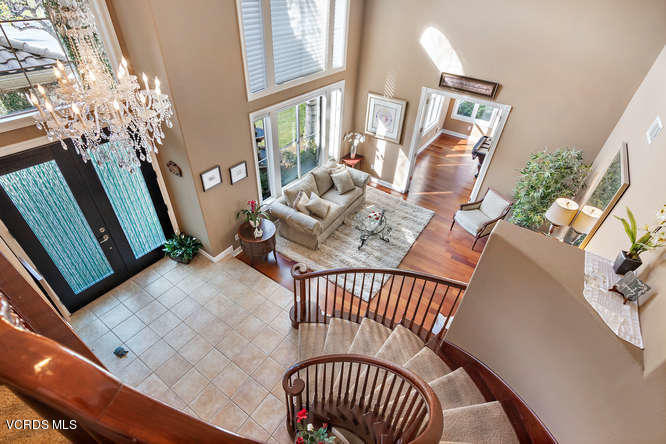 3982 Peacock Ridge Rd-small-019-44-Stair