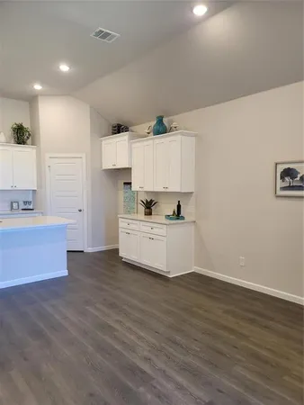 $2,495 | 1118 Silverthorne Trail, Justin, TX 76247