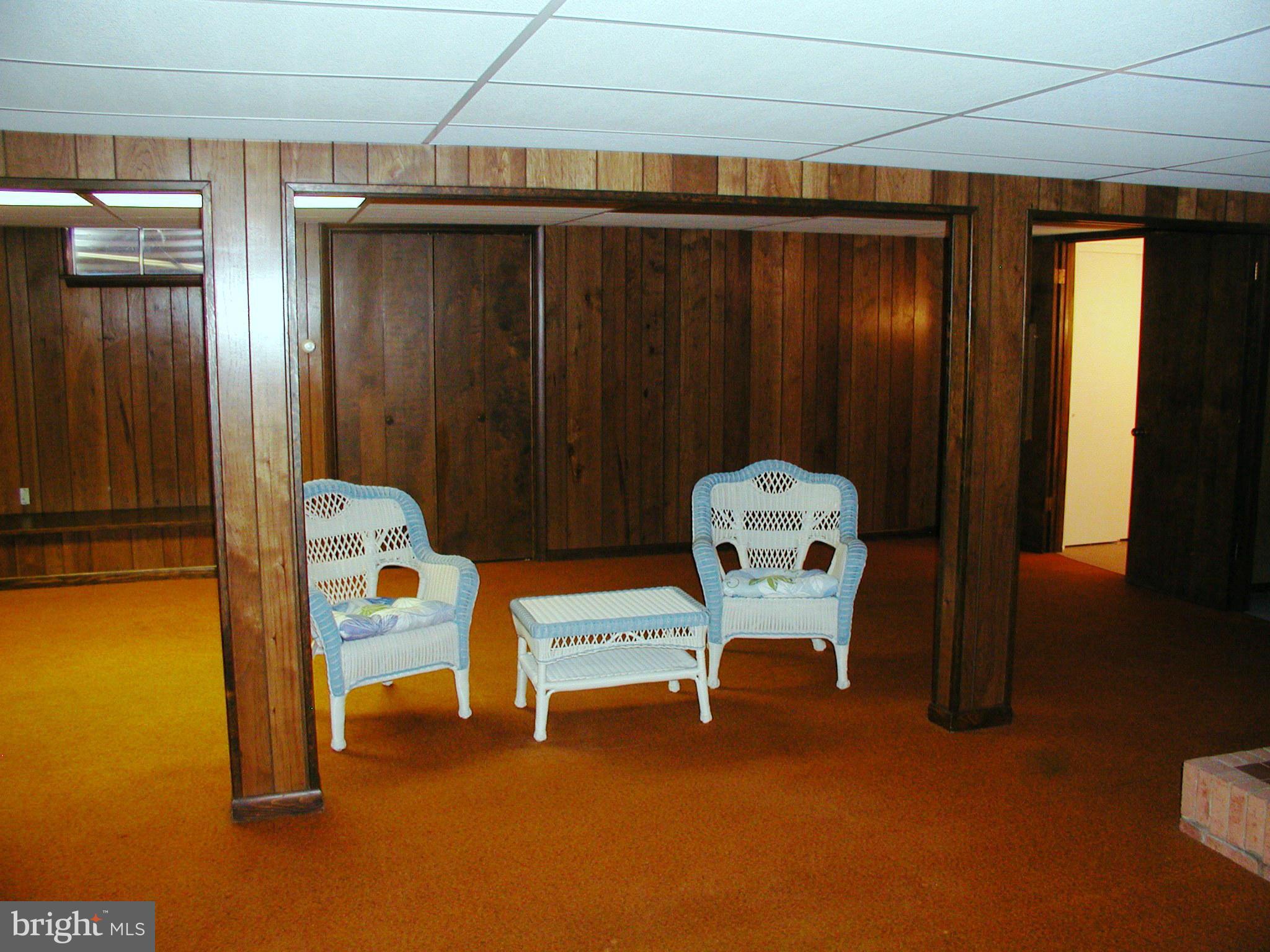 8834 Yellow Springs Road Frederick, MD 21702 - Photo 21 of 24 a room with table and chairs