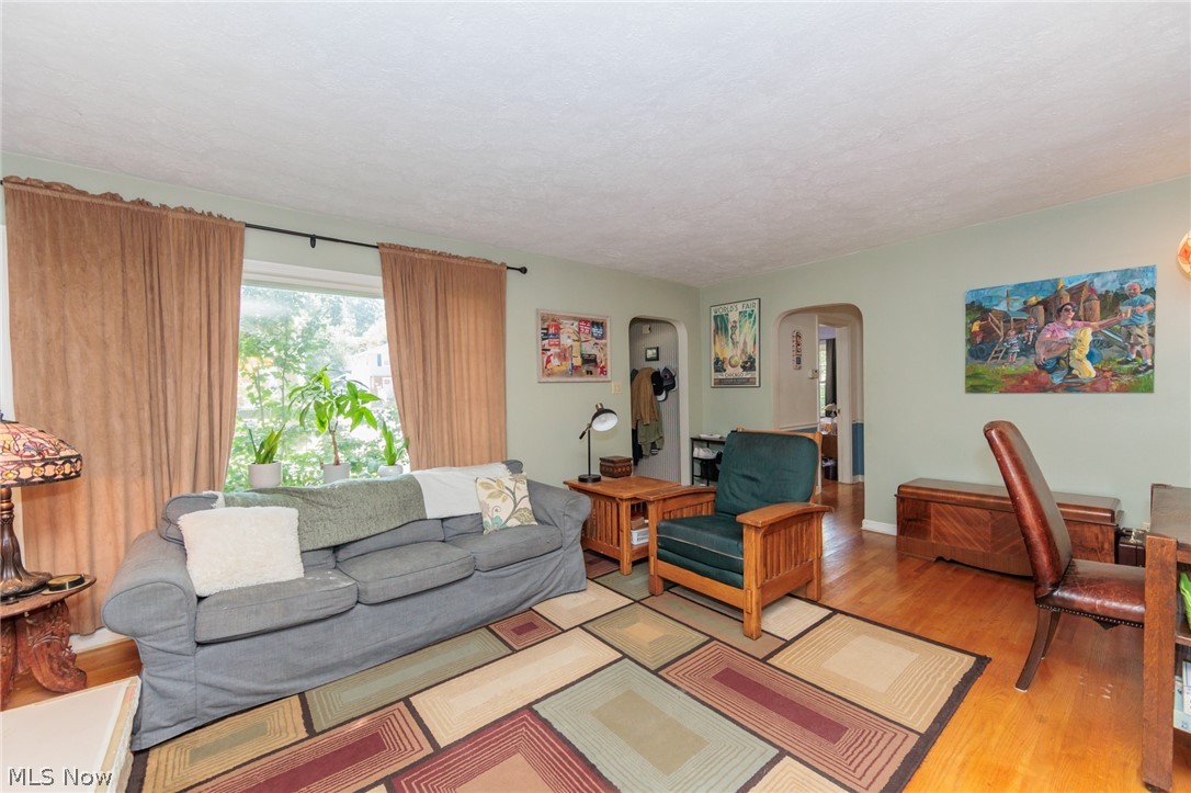 493 Malvern Road Akron, OH 44303 - Photo 4 of 35 Gallery Image 4