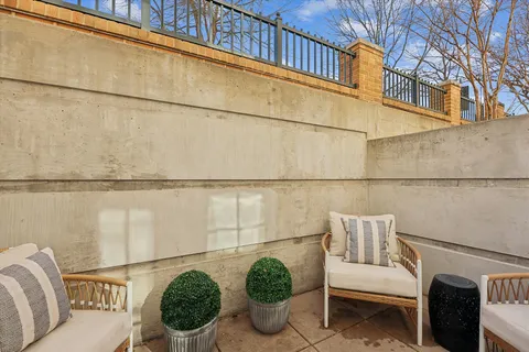 $850,000 | 2501 Wisconsin Avenue Northwest, Unit 7, Washington, DC 20007