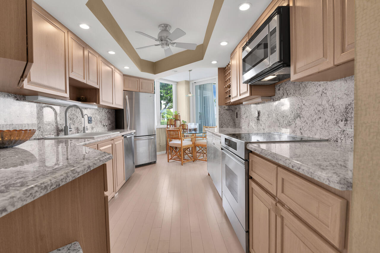 550 South Ocean Boulevard, Unit 201 Boca Raton, FL 33432 - Photo 20 of 45 Kitchen