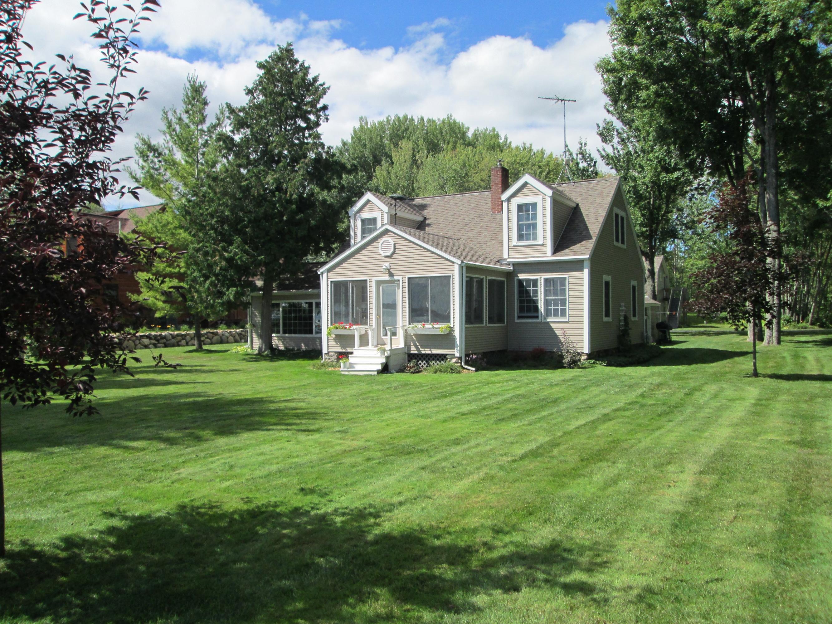 605 Foote Road Cheboygan, MI 49721 - Photo 5 of 35 SPACIOUS GROUNDS