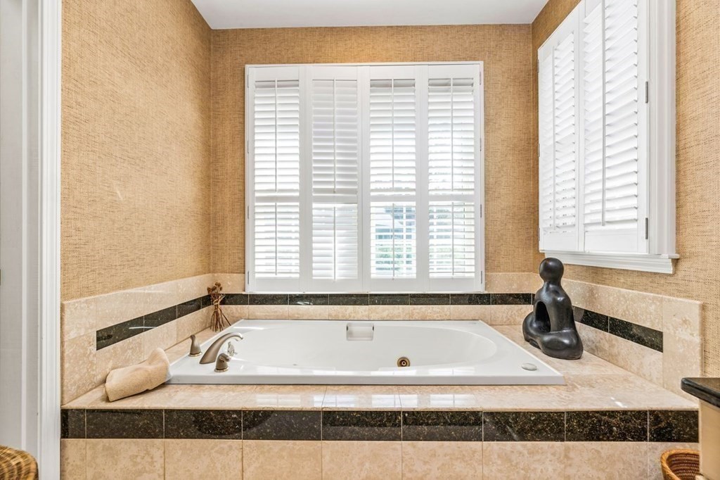 243 Arnold Road Newton, MA 02459 - Photo 24 of 31