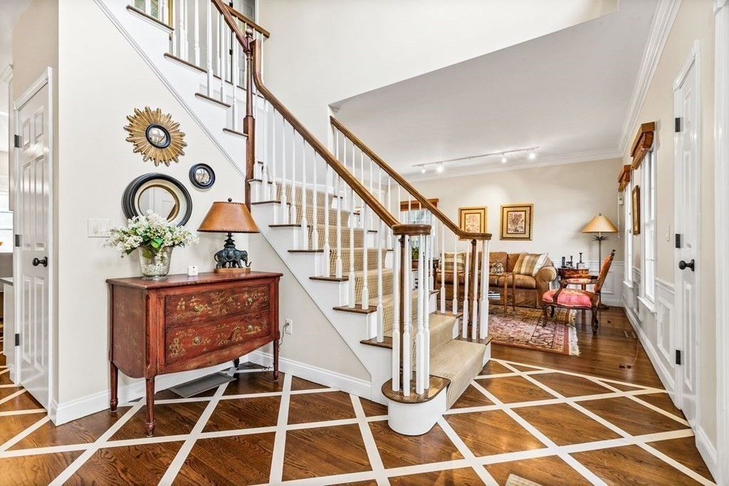 243 Arnold Road Newton, MA 02459 - Photo 4 of 31