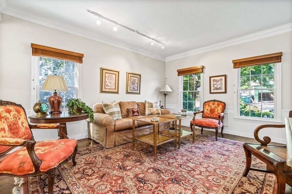 243 Arnold Road Newton, MA 02459 - Photo 7 of 31