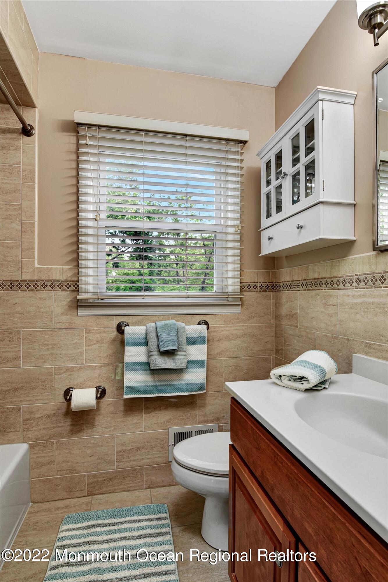 31 Union Street Matawan, NJ 07747 - Photo 22 of 30 22-Bathroom