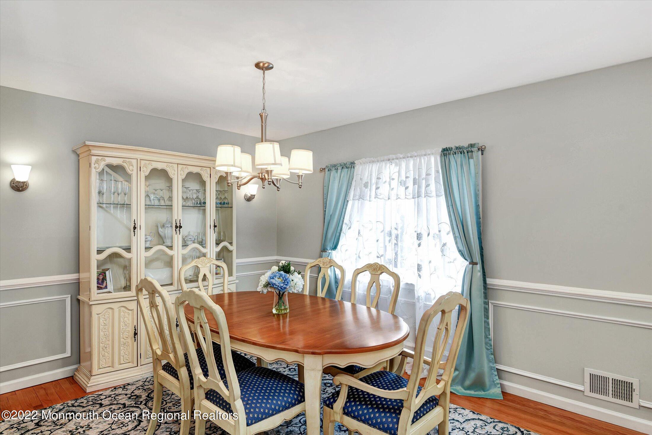 31 Union Street Matawan, NJ 07747 - Photo 6 of 30 06-Dining Room