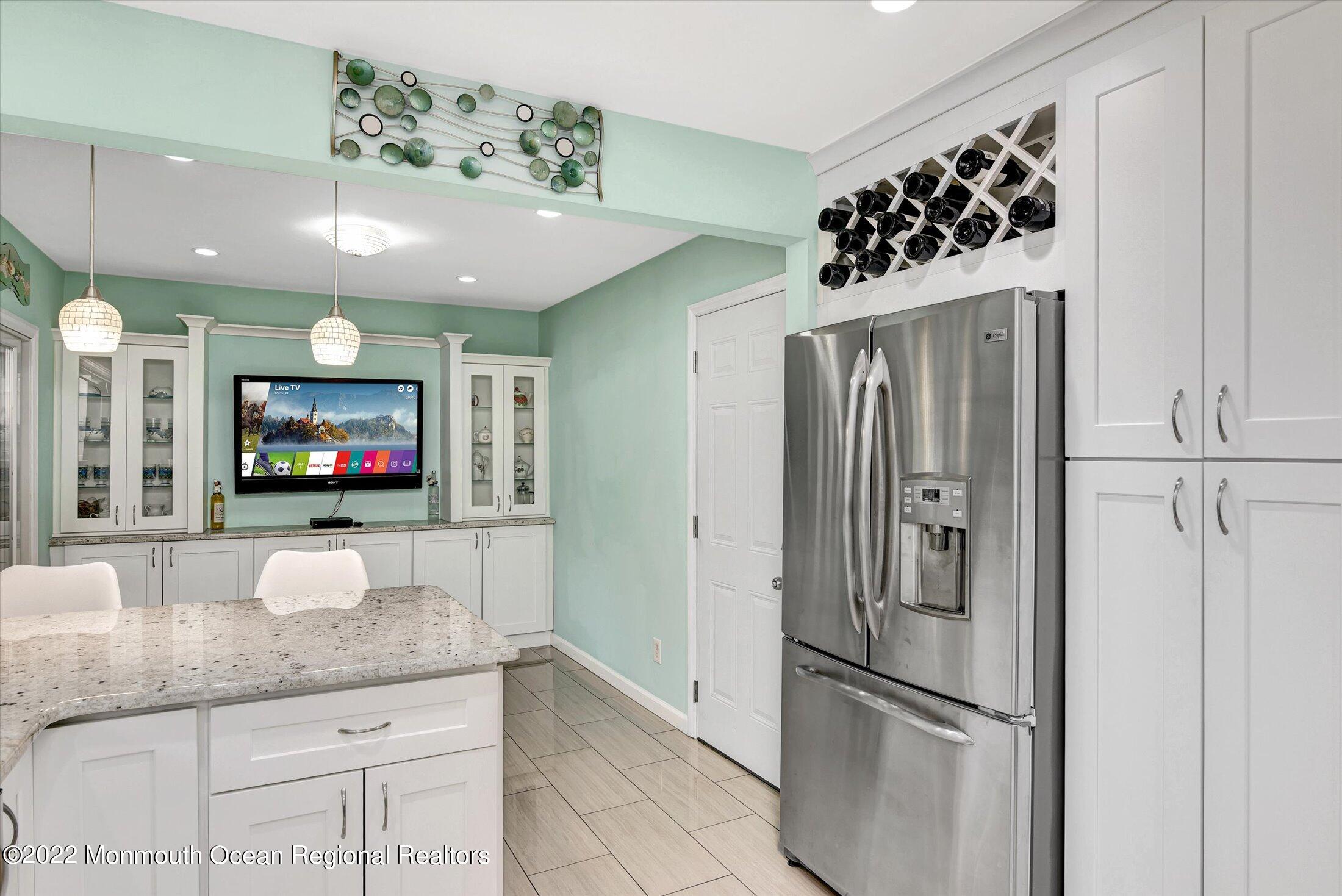 31 Union Street Matawan, NJ 07747 - Photo 10 of 30 10-Kitchen