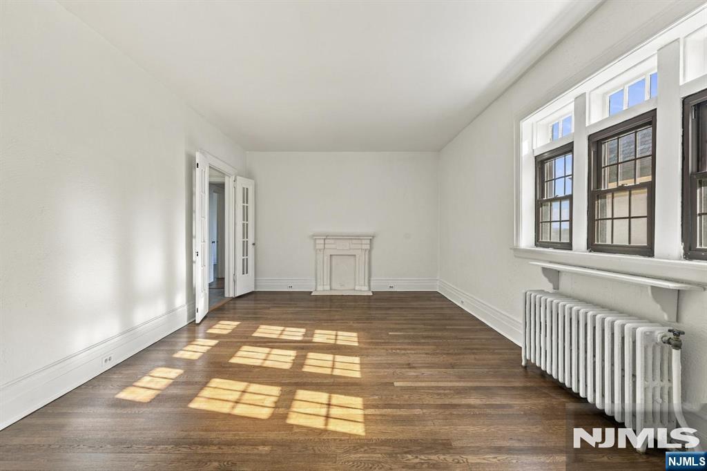 20 Garber Square, Unit C8 Ridgewood, NJ 07450 - Photo 3 of 16 Gallery Image 3