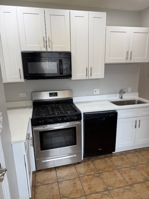 6444 North Hamilton Avenue, Unit 2E Chicago, IL 60645 - Photo 2 of 16