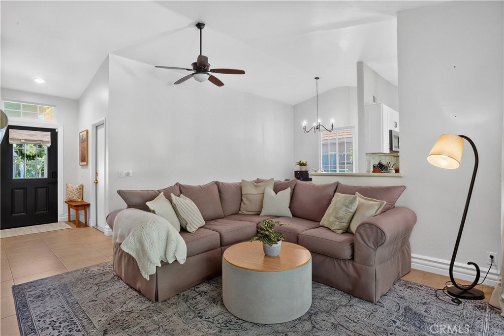 39771 Old Carriage Road Murrieta, CA 92563 - Photo 9 of 34
