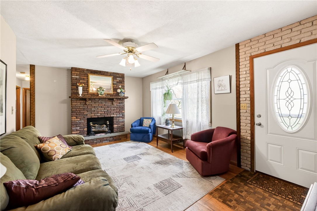 6214 Oakridge Road Owasco, NY 13021 - Photo 5 of 29 Living Room
