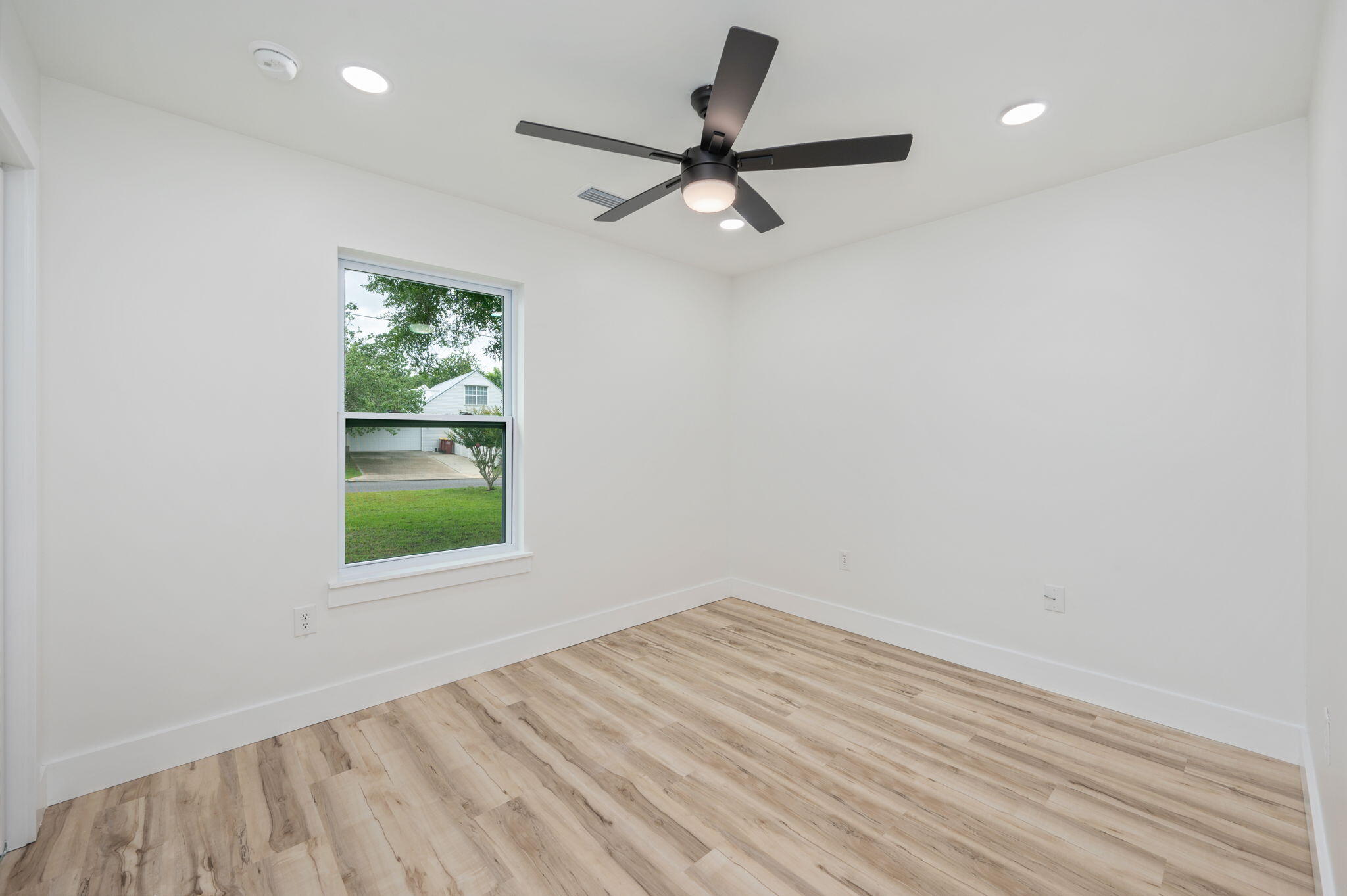 135 Nicole Lane Crestview, FL 32539 - Photo 23 of 54 23-web-or-mls-135-nicole-ln