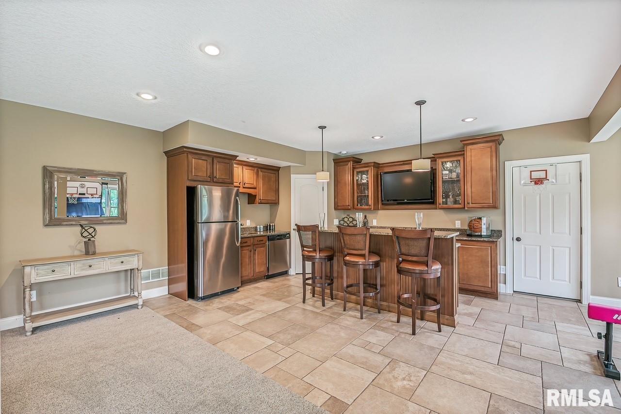 5809 Remington Road North Bettendorf, IA 52722 - Photo 32 of 50 Gallery Image 32