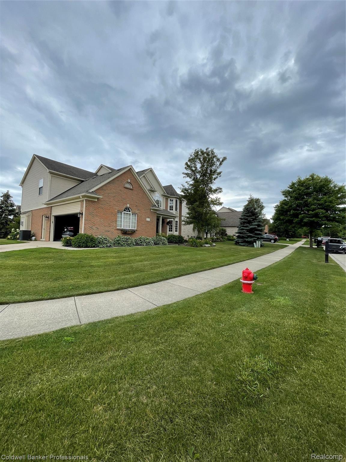 2541 Florence Drive Rochester, MI 48309 - Photo 4 of 33 IMG_3640.JPG