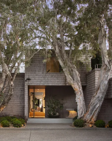 an outdoor view of old house