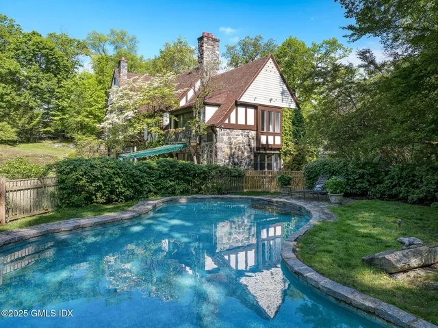 $6,300,000 | 78 Khakum Wood Road, Greenwich, CT 06831