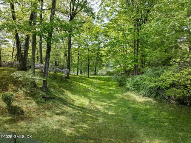 $6,300,000 | 78 Khakum Wood Road, Greenwich, CT 06831