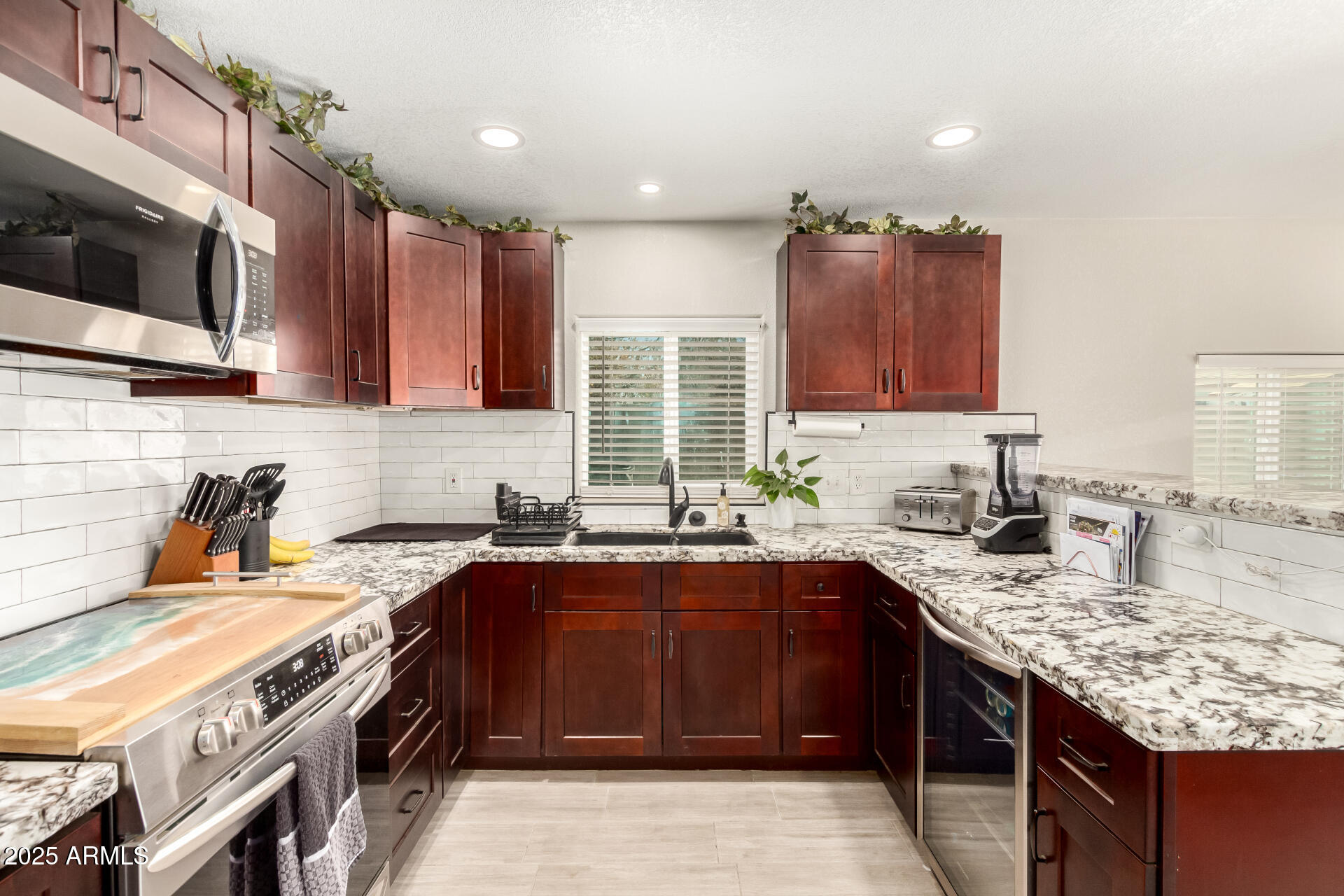 146 South Robson Mesa, AZ 85210 - Photo 12 of 36 17-Robson