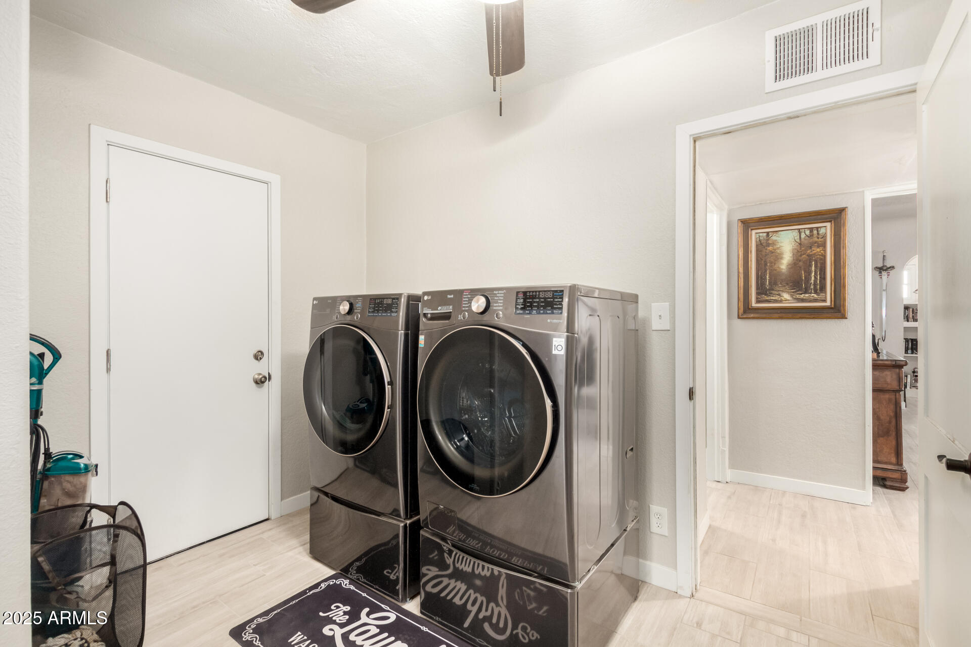 146 South Robson Mesa, AZ 85210 - Photo 27 of 36 40-Robson