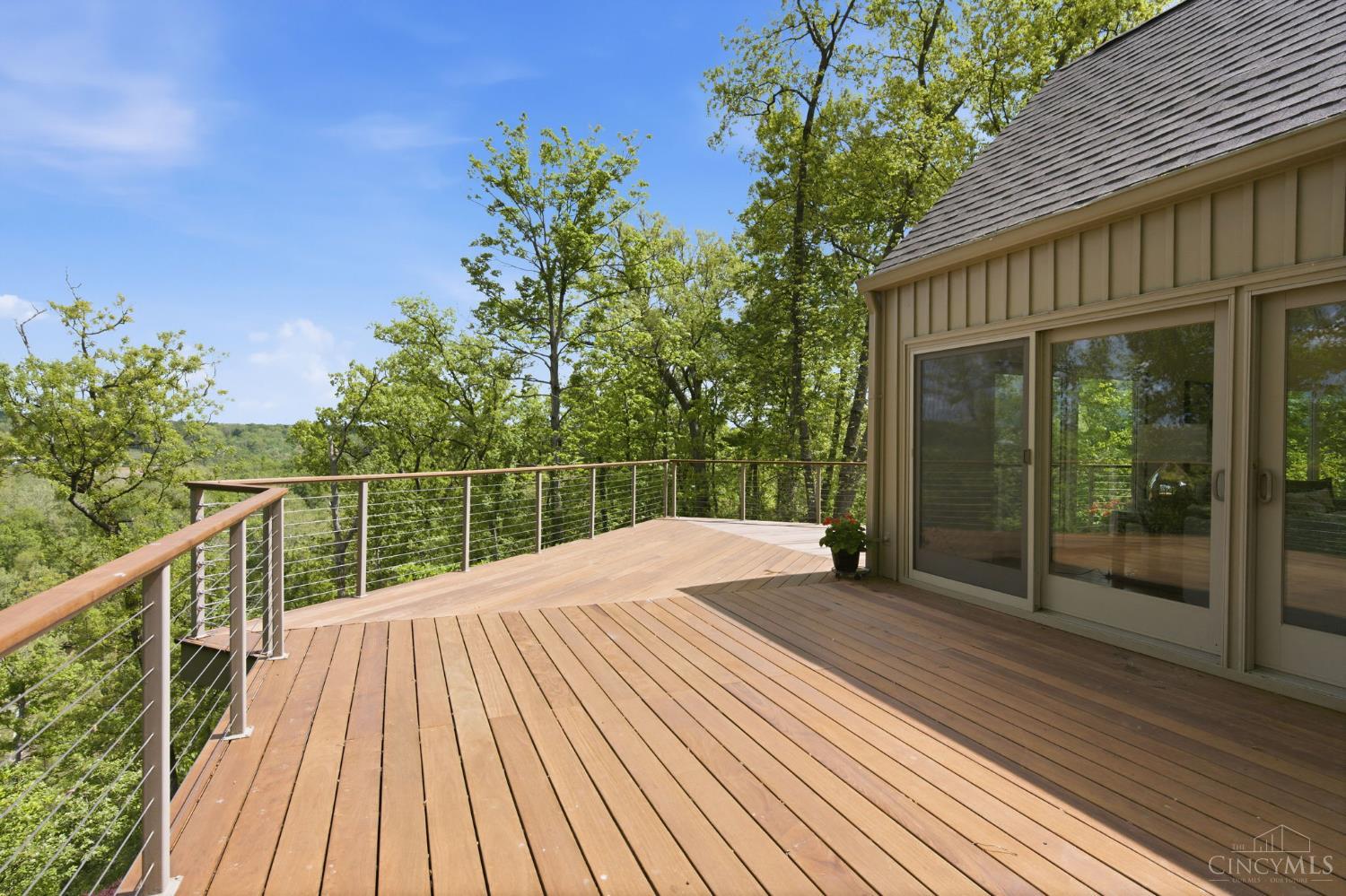9546 Cunningham Road Cincinnati, OH 45243 - Photo 17 of 95