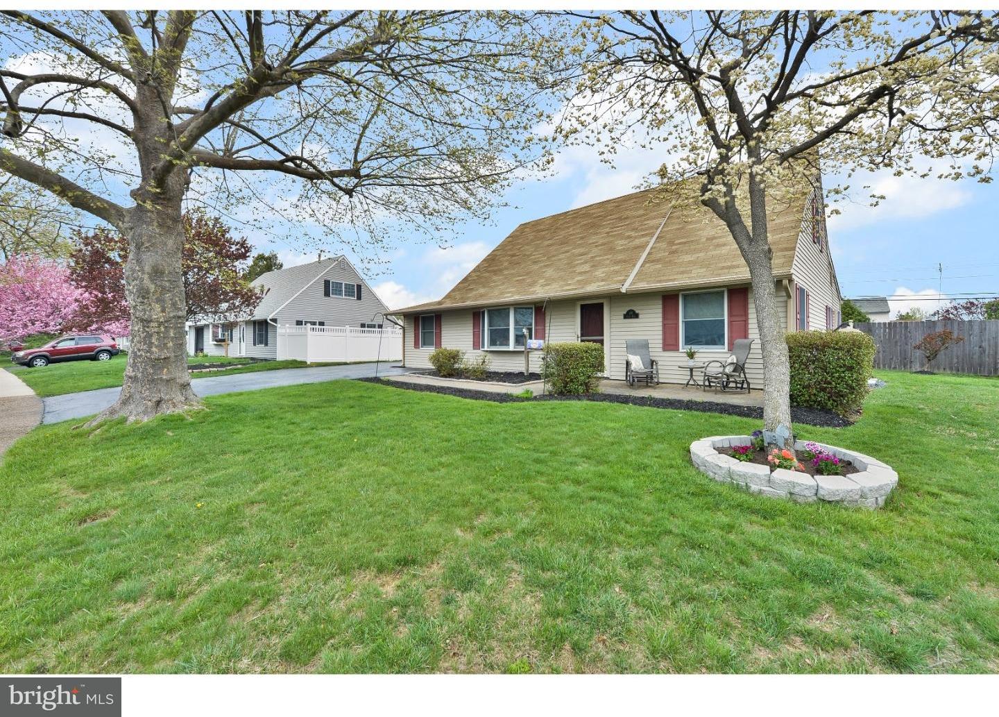 19 Crown Road Levittown, PA 19057 - Photo 1 of 25 Gallery Image 1
