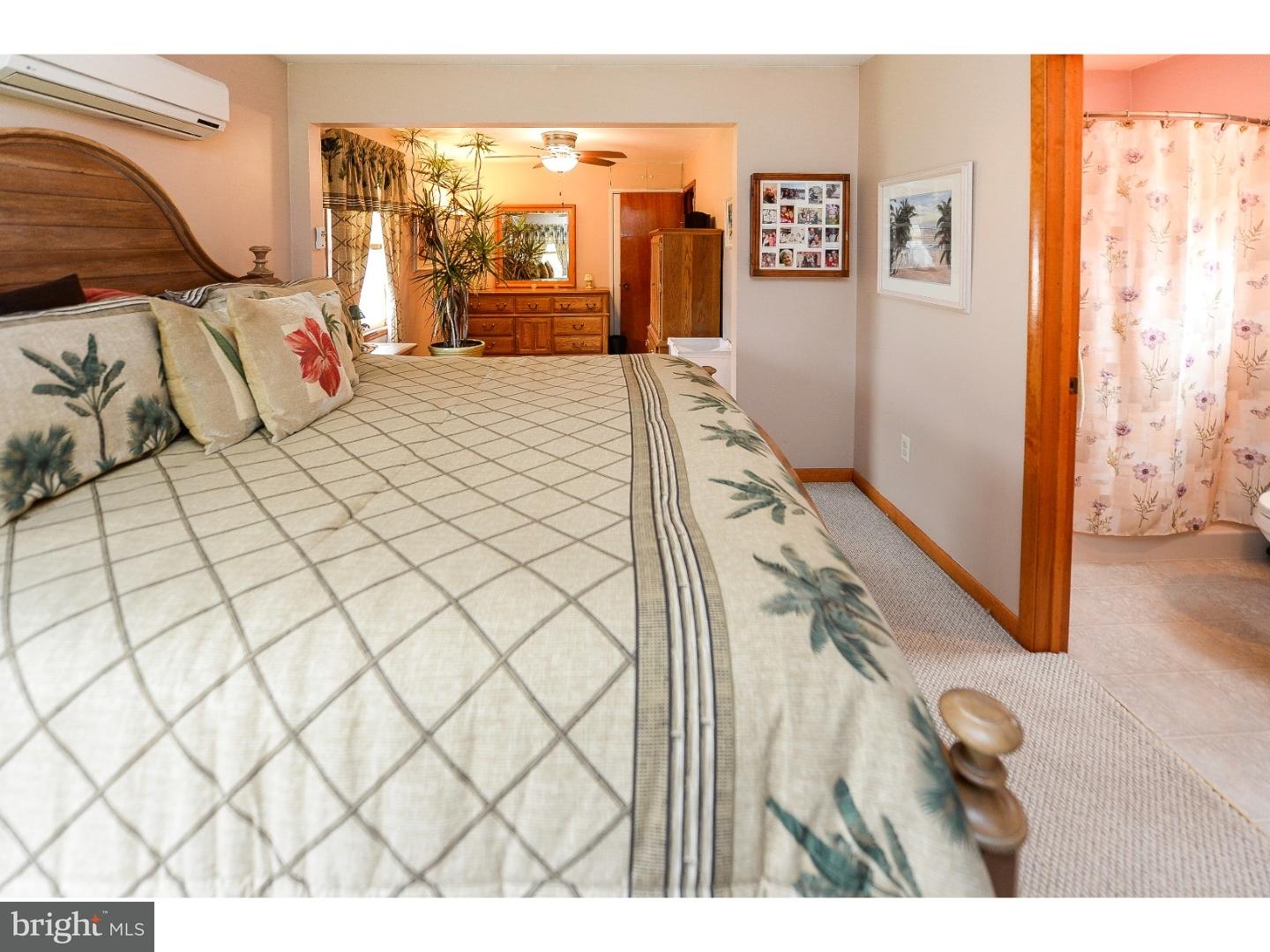 19 Crown Road Levittown, PA 19057 - Photo 15 of 25 Gallery Image 15