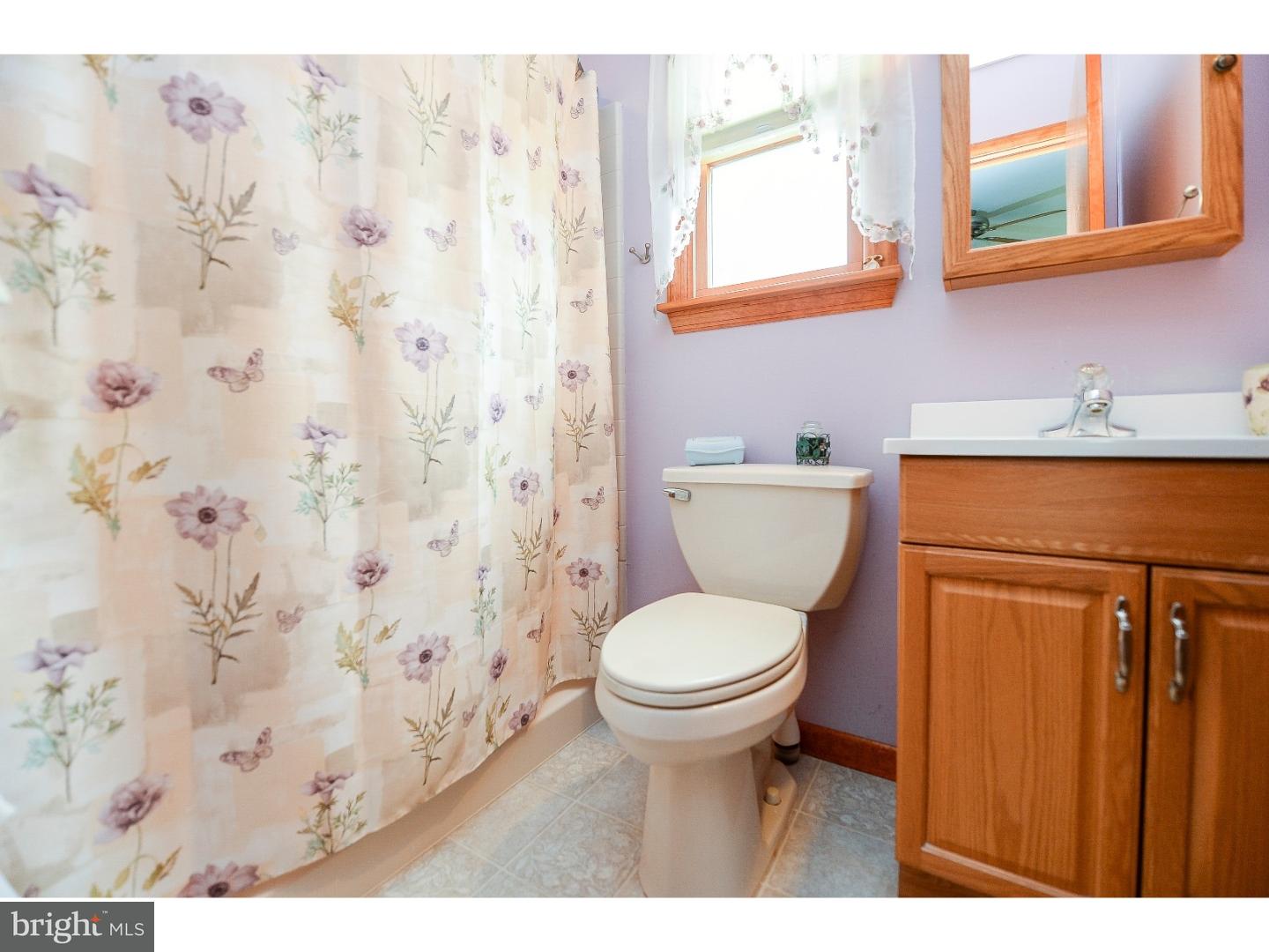 19 Crown Road Levittown, PA 19057 - Photo 18 of 25 Gallery Image 18