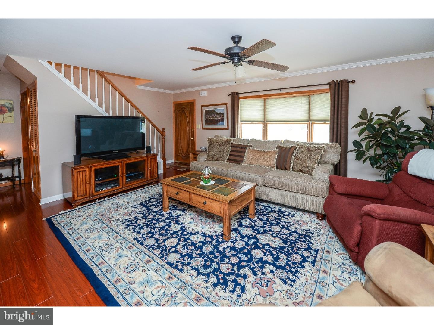 19 Crown Road Levittown, PA 19057 - Photo 4 of 25 Gallery Image 4