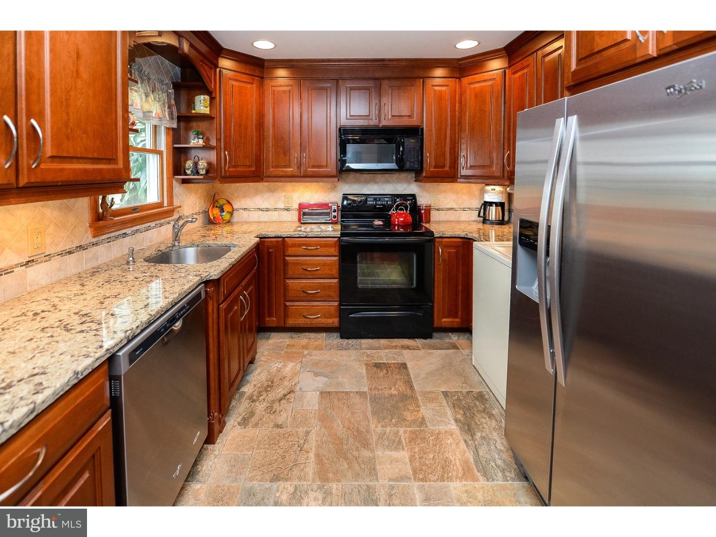 19 Crown Road Levittown, PA 19057 - Photo 6 of 25 Gallery Image 6
