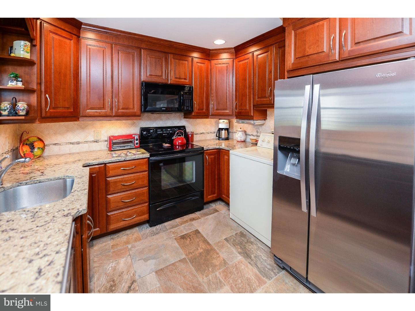 19 Crown Road Levittown, PA 19057 - Photo 7 of 25 Gallery Image 7