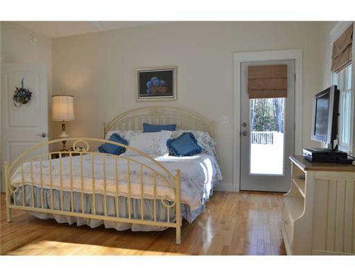 26 Arnold Road Freeport, ME 04032 - Photo 13 of 25 Master Bedroom.