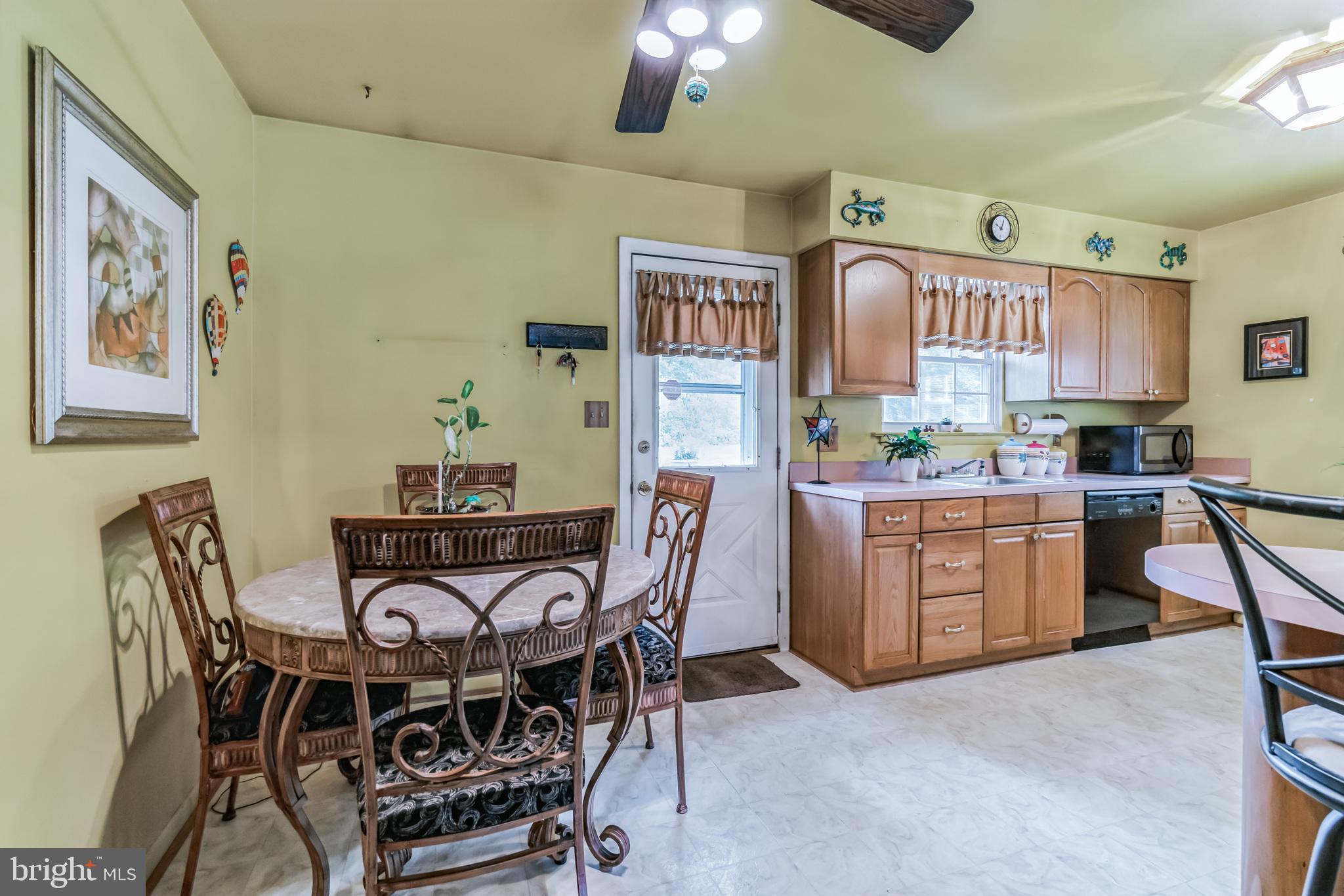 320 Cambridge Road Pasadena, MD 21122 - Photo 5 of 30 Gallery Image 5