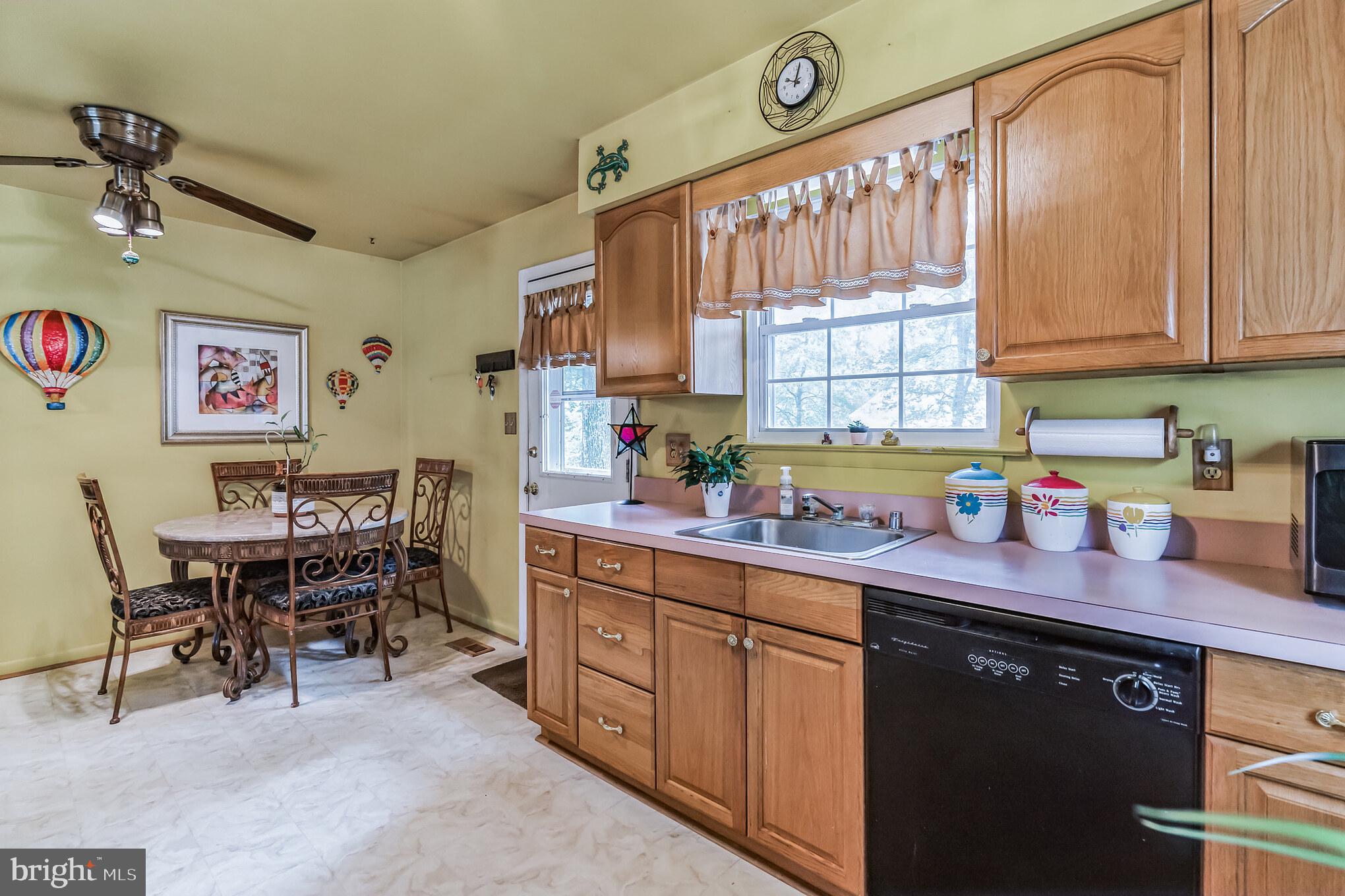 320 Cambridge Road Pasadena, MD 21122 - Photo 7 of 30 Gallery Image 7