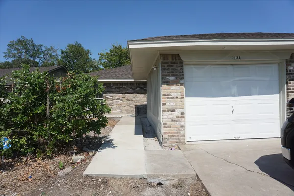 $1,475 | 1913 Normal Park Drive, Unit A, Huntsville, TX 77340