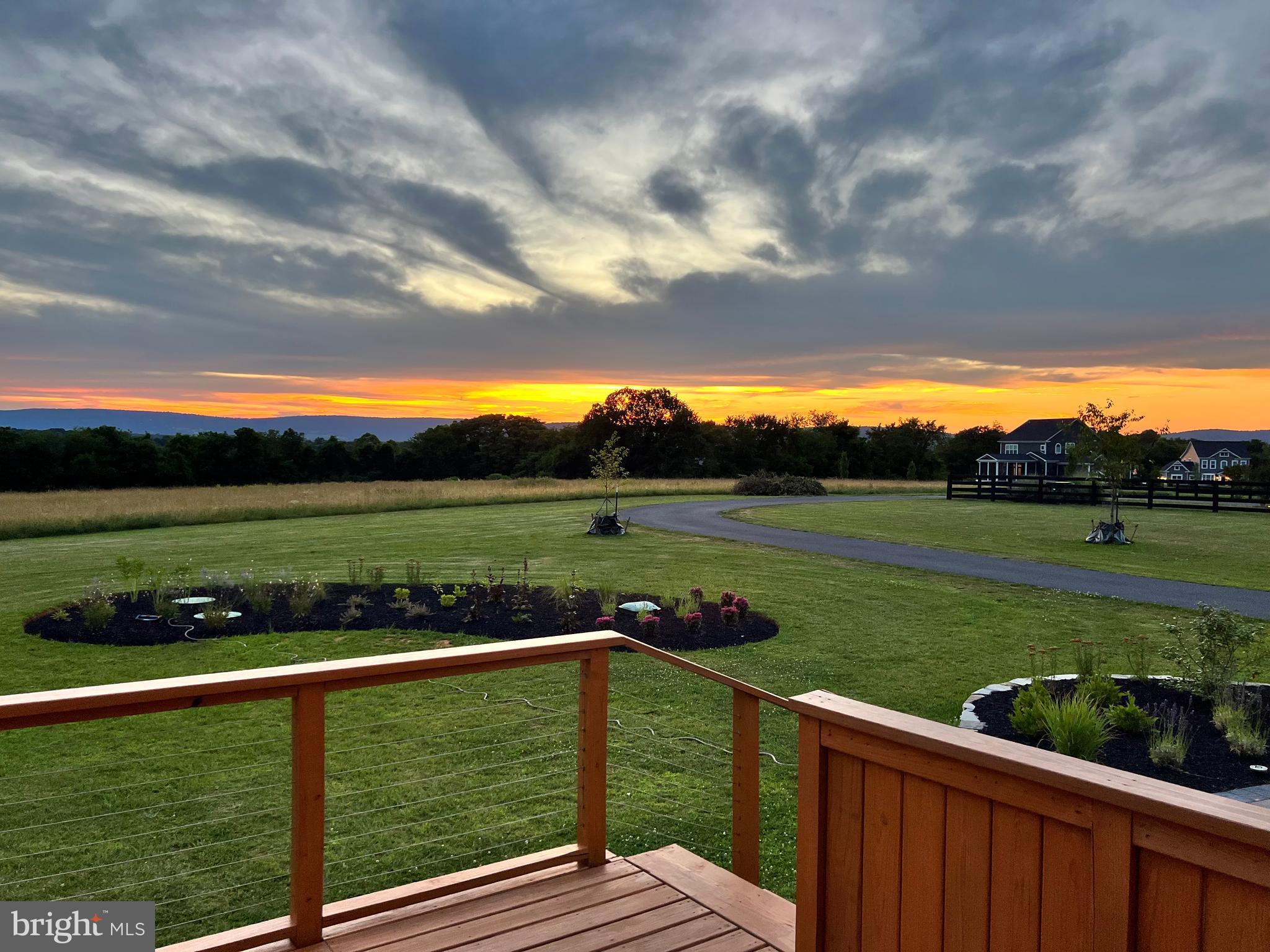 16756 Misty Ridge Lane Purcellville, VA 20132 - Photo 4 of 92