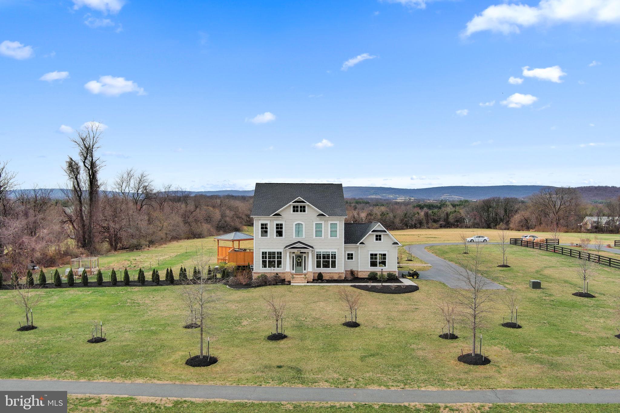 16756 Misty Ridge Lane Purcellville, VA 20132 - Photo 6 of 92