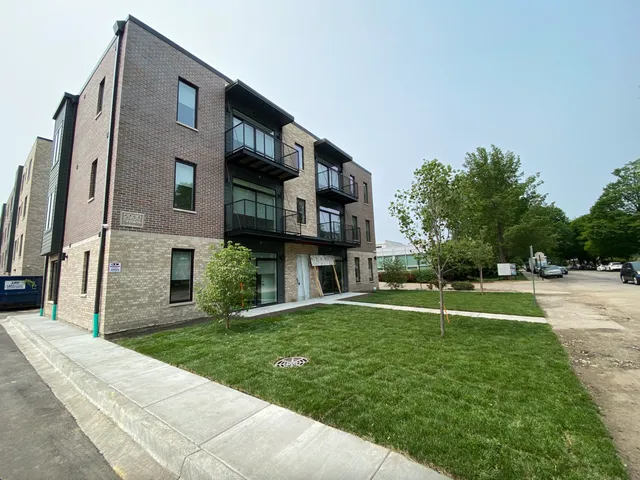 $2,650 | 2030 Greenwood Street, Unit 104, Evanston, IL 60201
