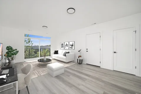 $2,650 | 2030 Greenwood Street, Unit 104, Evanston, IL 60201