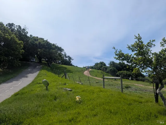 $995,000 | 1163 Meadowsweet Drive, Corte Madera, CA 94925