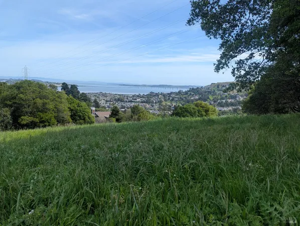 $995,000 | 1163 Meadowsweet Drive, Corte Madera, CA 94925