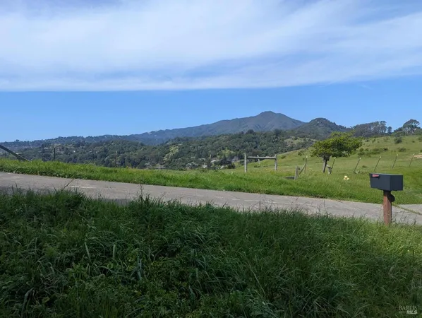 $995,000 | 1163 Meadowsweet Drive, Corte Madera, CA 94925